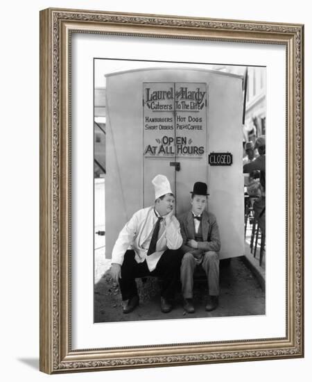 Oliver Hardy, Stan Laurel, Pack Up Your Troubles, 1932-null-Framed Photographic Print