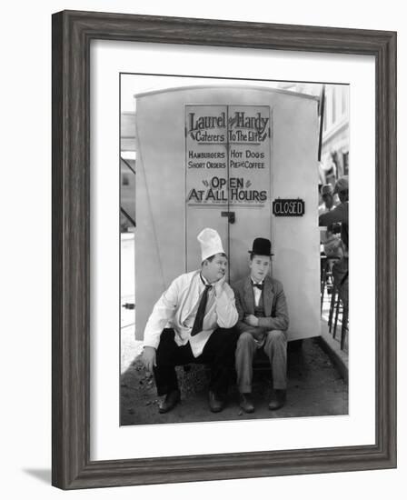 Oliver Hardy, Stan Laurel, Pack Up Your Troubles, 1932-null-Framed Photographic Print