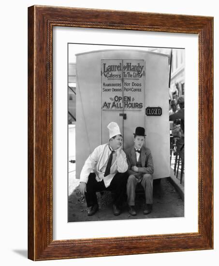 Oliver Hardy, Stan Laurel, Pack Up Your Troubles, 1932-null-Framed Photographic Print