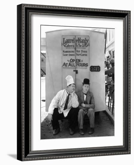 Oliver Hardy, Stan Laurel, Pack Up Your Troubles, 1932-null-Framed Photographic Print