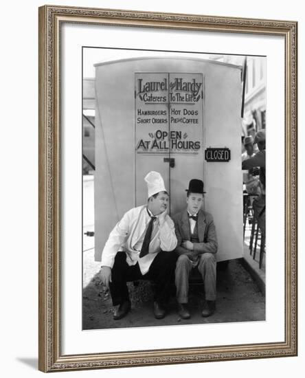 Oliver Hardy, Stan Laurel, Pack Up Your Troubles, 1932-null-Framed Photographic Print