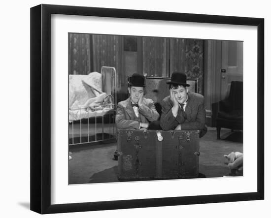 Oliver Hardy, Stan Laurel, Pack Up Your Troubles, 1932-null-Framed Photographic Print