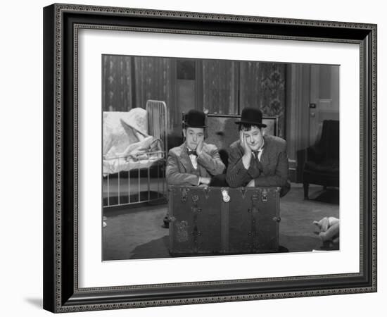 Oliver Hardy, Stan Laurel, Pack Up Your Troubles, 1932-null-Framed Photographic Print