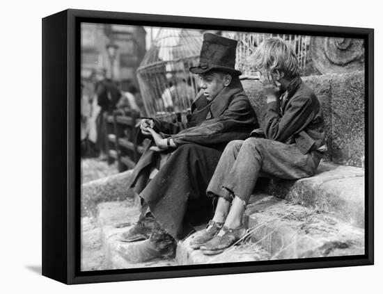 Oliver Twist, Anthony Newley, John Howard Davies, 1948-null-Framed Stretched Canvas