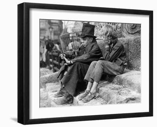 Oliver Twist, Anthony Newley, John Howard Davies, 1948-null-Framed Photo