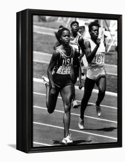 Olympic Games in Los Angeles, 1984 : American Evelyn Ashford Winning the 100M, on R : Heather Oaks-null-Framed Stretched Canvas