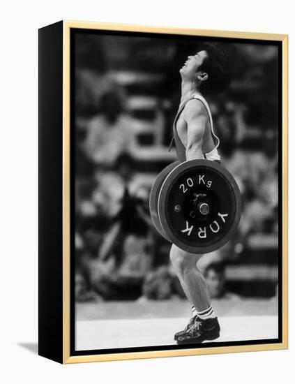 Olympic Games in Los Angeles, 1984 : Weightlifting: Chinese Wu Shude July 30, 1984-null-Framed Stretched Canvas