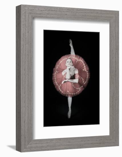 On Pointe-Darlene Hewson-Framed Photographic Print