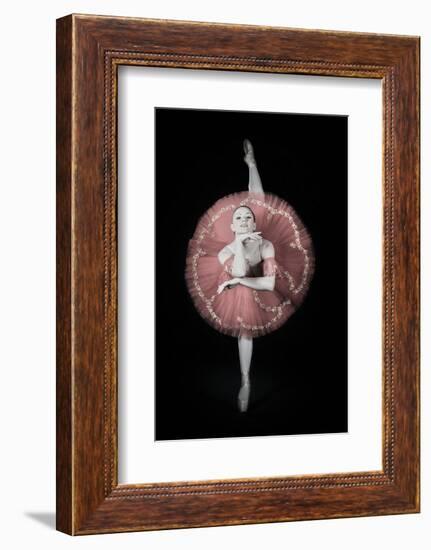 On Pointe-Darlene Hewson-Framed Photographic Print