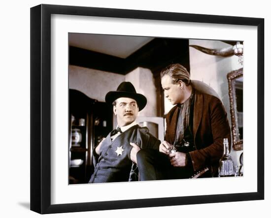 ONE-EYED JACKS, 1961 directed by MARLON BRANDO Karl Malden and Marlon Brando (photo)-null-Framed Photo