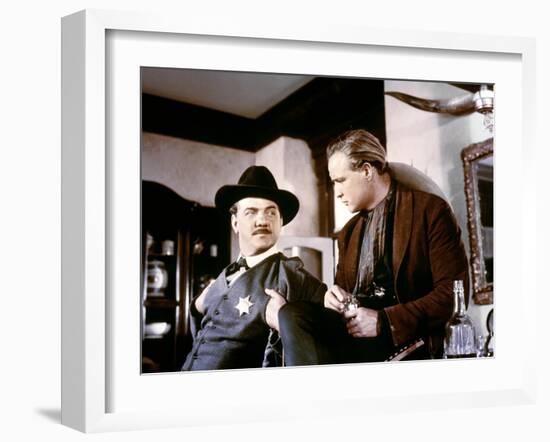 ONE-EYED JACKS, 1961 directed by MARLON BRANDO Karl Malden and Marlon Brando (photo)-null-Framed Photo