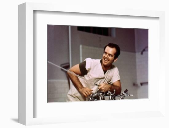 ONE FLEW OVER THE CUCKOO'S NEST, 1975 directed by MILOS FORMAN Jack Nicholson (photo)-null-Framed Photo