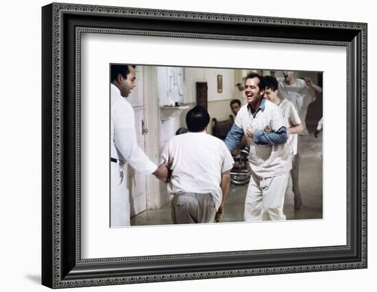 ONE FLEW OVER THE CUCKOO'S NEST, 1975 DIRECTED MILOS FORMAN Jack Nicholson (photo)-null-Framed Photo