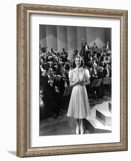 One Hundred Men And A Girl, Deanna Durbin, 1937-null-Framed Photo