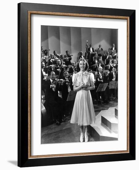 One Hundred Men And A Girl, Deanna Durbin, 1937-null-Framed Photo