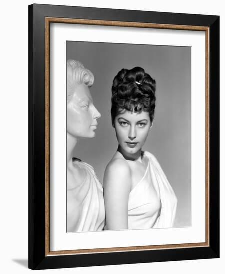 ONE TOUCH OF VENUS, 1948 directed by WILLIAM A. SEITER Ava Gardner (b/w photo)-null-Framed Photo