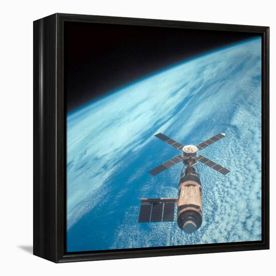 Orbiting Space Laboratory Skylab Aloft Above Earth-null-Framed Premier Image Canvas