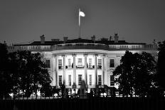 The White House At Night - Washington Dc, United States - Black And White-Orhan-Art Print