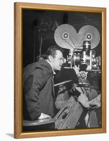 Orson Welles Directs "Around the World"-Al Fenn-Framed Premier Image Canvas