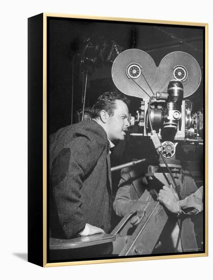 Orson Welles Directs "Around the World"-Al Fenn-Framed Premier Image Canvas