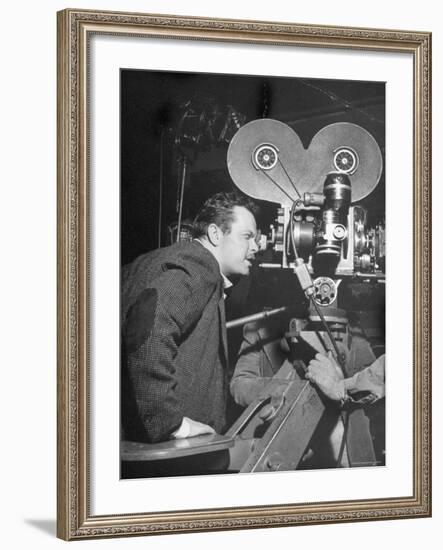 Orson Welles Directs "Around the World"-Al Fenn-Framed Premium Photographic Print