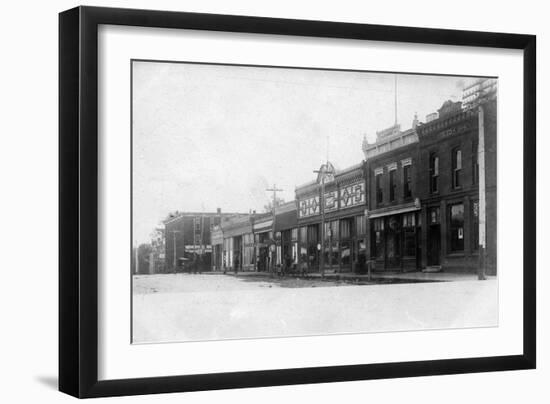 Osceola, Nebraska - Exterior View of the Osceola National Bank-Lantern Press-Framed Art Print