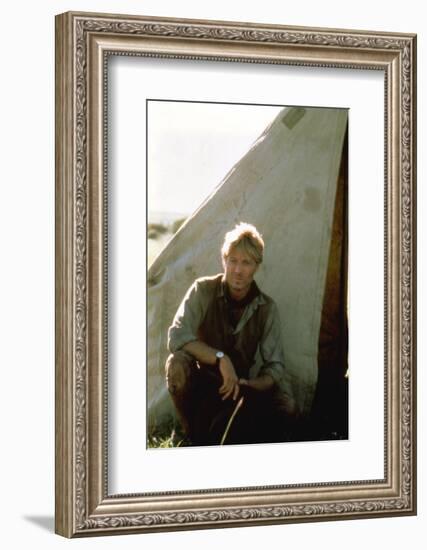 OUT OF AFRICA, 1985 directed by SYDNEY POLLACK Robert Redford (photo)-null-Framed Photo