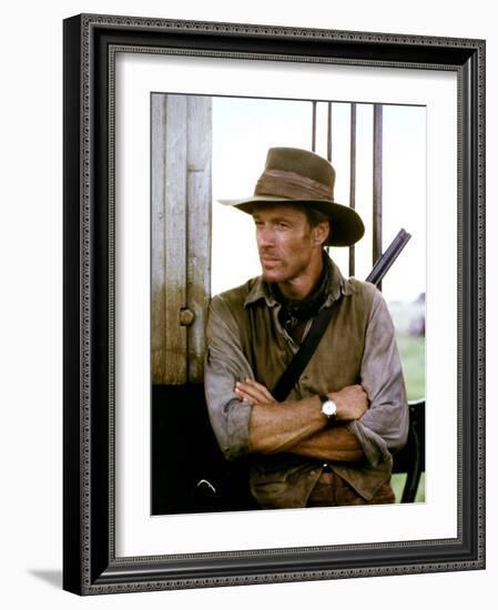 OUT OF AFRICA, 1985 directed by SYDNEY POLLACK Robert Redford (photo)-null-Framed Photo