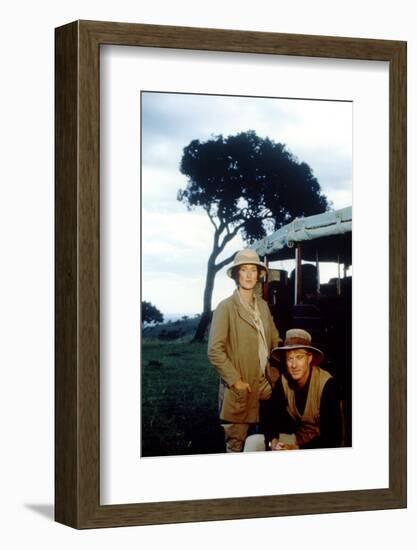 Out of Africa by Sydney Pollack with Meryl Streep and Robert Redford, 1985 (photo)-null-Framed Photo