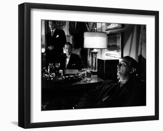 Out Of The Past, Paul Valentine, Kirk Douglas, Robert Mitchum, 1947-null-Framed Photo