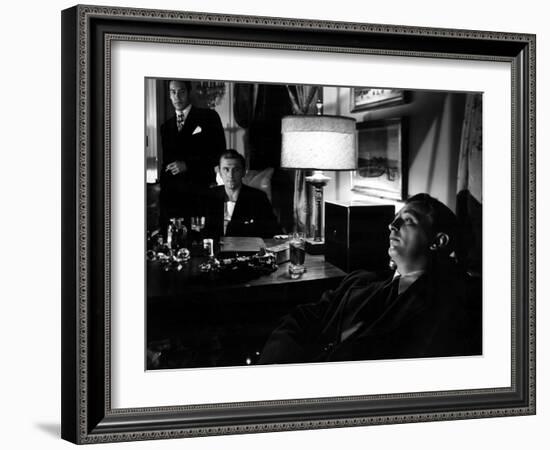 Out Of The Past, Paul Valentine, Kirk Douglas, Robert Mitchum, 1947-null-Framed Photo