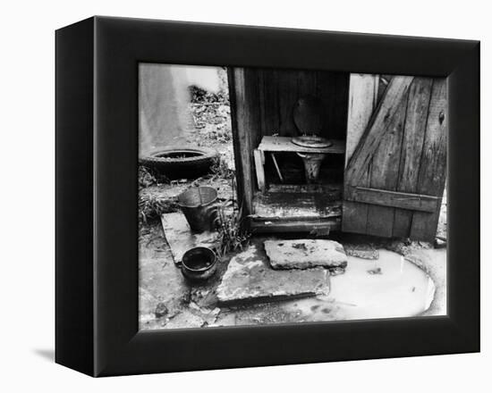 Outdoor Toilet, 1935-Carl Mydans-Framed Premier Image Canvas