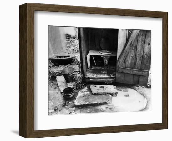 Outdoor Toilet, 1935-Carl Mydans-Framed Photographic Print