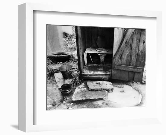 Outdoor Toilet, 1935-Carl Mydans-Framed Photographic Print