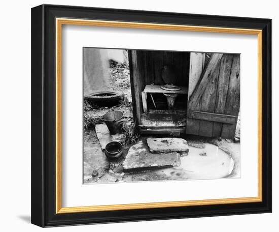 Outdoor Toilet, 1935-Carl Mydans-Framed Photographic Print