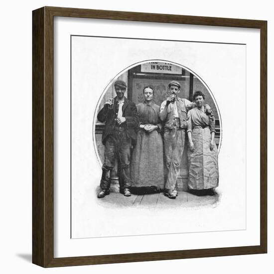 Outside a public house, London, c1903 (1903)-Unknown-Framed Photographic Print