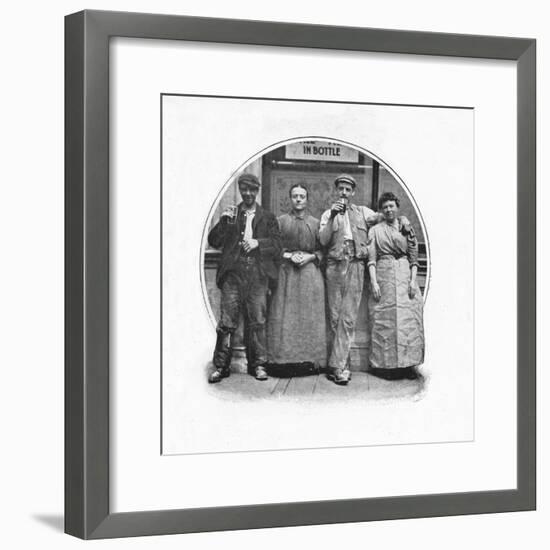 Outside a public house, London, c1903 (1903)-Unknown-Framed Photographic Print