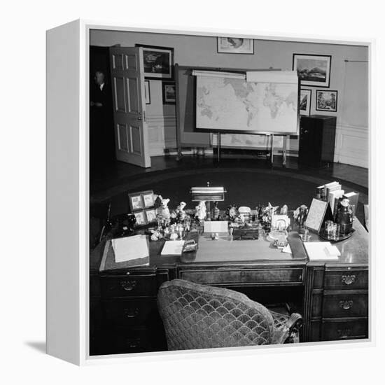 Oval Office Desk Belonging to the Late President Franklin D. Roosevelt-Thomas D^ Mcavoy-Framed Premier Image Canvas