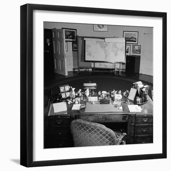 Oval Office Desk Belonging to the Late President Franklin D. Roosevelt-Thomas D^ Mcavoy-Framed Premium Photographic Print