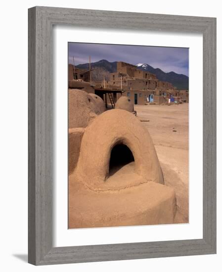 Oven in Taos Pueblo, Rio Grande Valley, New Mexico, USA-Art Wolfe-Framed Photographic Print