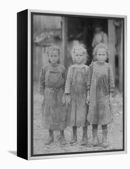 Oyster Shucker Girls in South Carolina Photograph - Port Roy, SC-Lantern Press-Framed Stretched Canvas