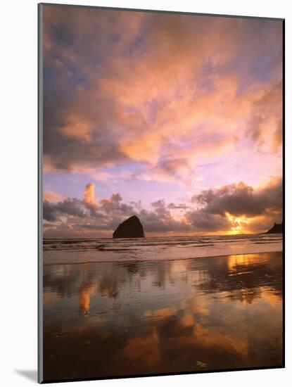 Pacific City V-Ike Leahy-Mounted Photographic Print