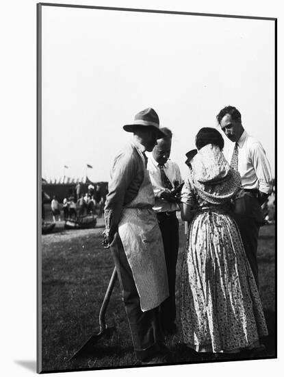 Pageant Participants-null-Mounted Photographic Print