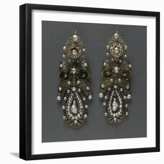 Paire de boucles d'oreilles-null-Framed Giclee Print