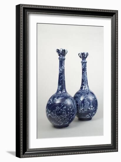 Paire de bouteilles-null-Framed Giclee Print