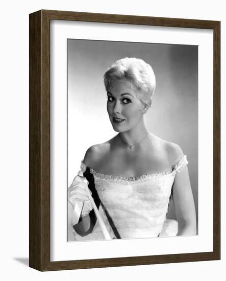 PAL JOEY, 1957 directed by GEORGE SIDNEY Kim Novak (b/w photo)-null-Framed Photo