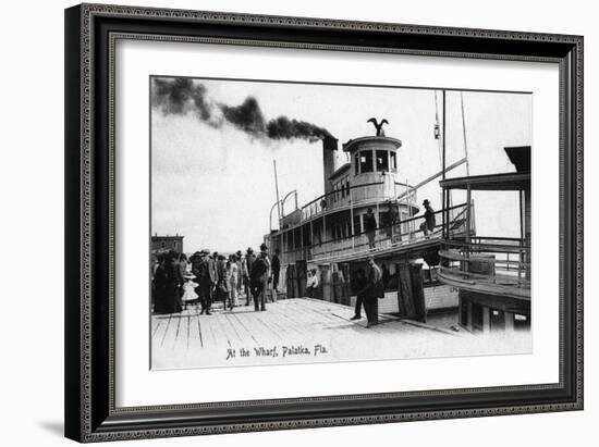 Palatka, Florida - Departing from a Ship at the Wharf-Lantern Press-Framed Art Print