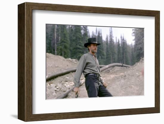 PALE RIDER directed by ClintEastwood, 1985 (photo)-null-Framed Photo