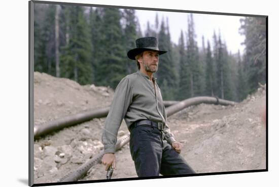 PALE RIDER directed by ClintEastwood, 1985 (photo)-null-Mounted Photo