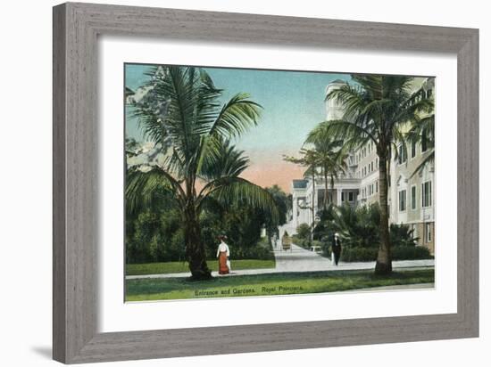 Palm Beach, Florida - Royal Poinciana Entrance and Grounds View-Lantern Press-Framed Art Print